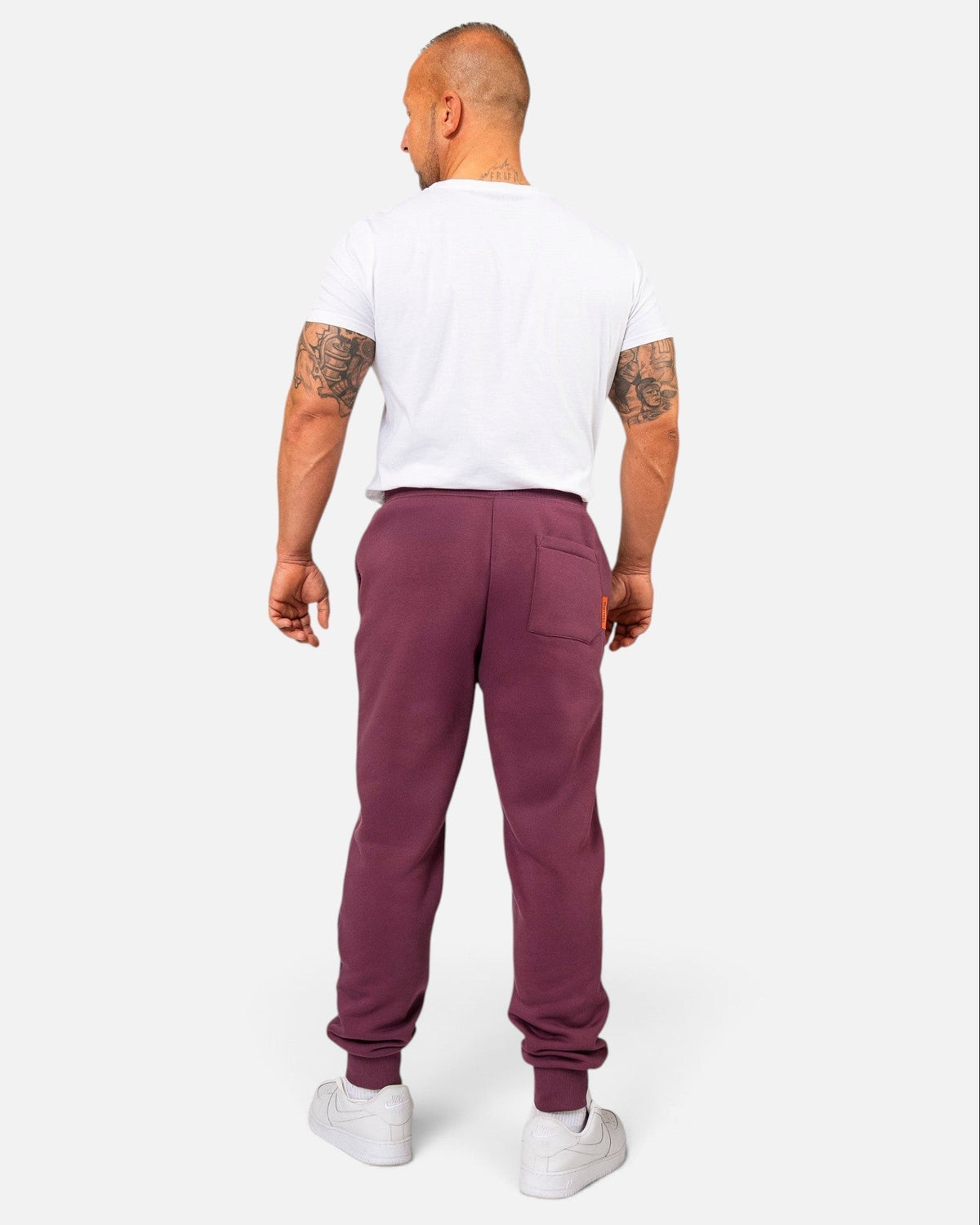 Tobe Hose Studio Herren-Jogginghose in Pflaume mit Gesäßtasche und elastischem Bund, Rückansicht