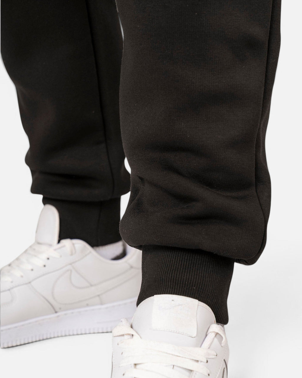 Tobe Hose Studio Herren-Jogginghose in Schwarz mit elastischem Bündchen und weichem, dickem Stoff